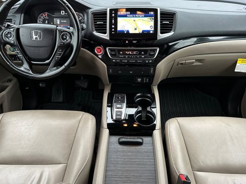 Used 2017 Honda Pilot Touring image 14