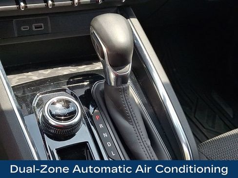 Used 2024 GMC Canyon Elevation w/ Convenience Package AWD/4WD image 11