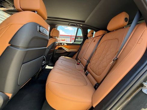 Used 2025 BMW X5 sDrive40i w/ M Sport Package RWD image 20