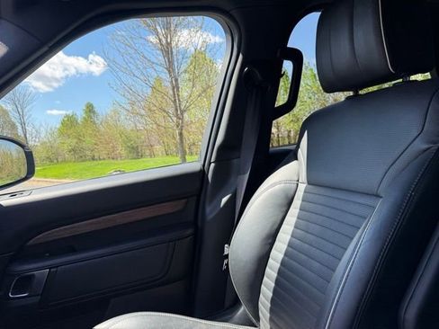 Used 2018 Land Rover Discovery HSE Luxury AWD/4WD image 10