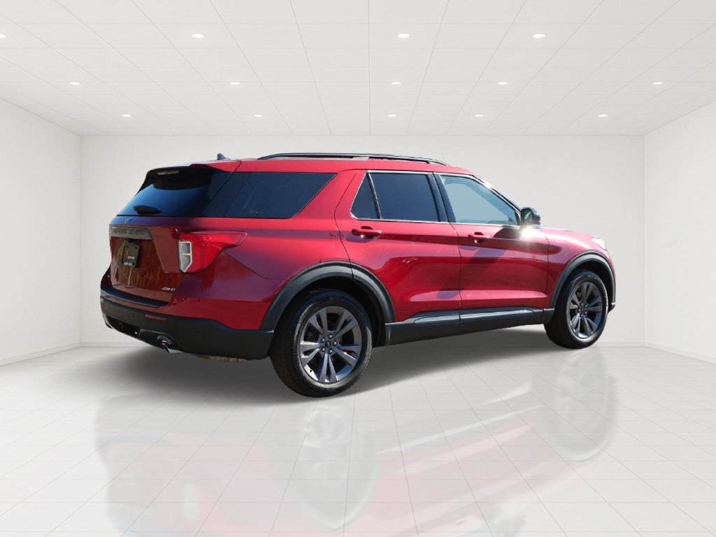 Certified 2023 Ford Explorer XLT w/ Equipment Group 202A AWD/4WD image 6