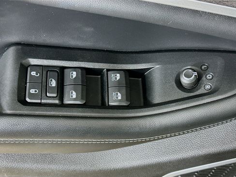 Used 2022 Jeep Grand Cherokee L Limited AWD/4WD image 15
