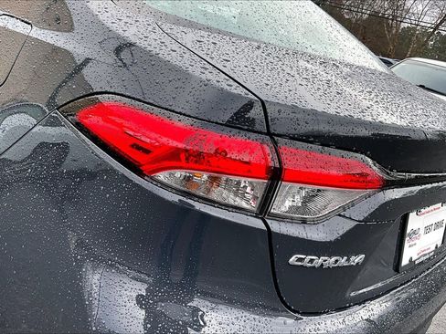 Certified 2025 Toyota Corolla LE image 26