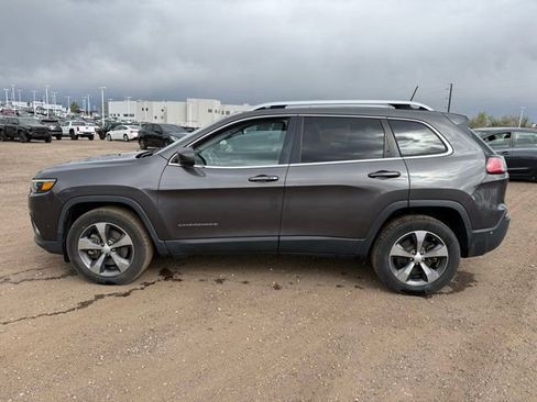 Used 2019 Jeep Cherokee Limited w/ Technology Group image 2