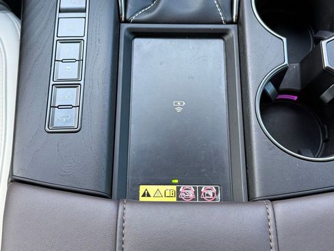 Used 2024 Lexus LX 600 4WD w/ Luxury Package image 26