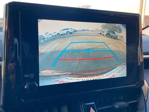 Used 2023 Toyota Corolla LE image 17