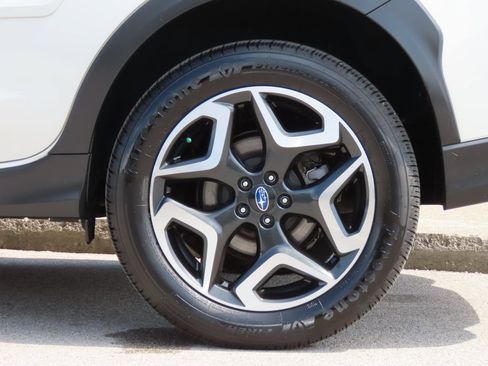 Used 2020 Subaru Crosstrek 2.0i Limited w/ Moonroof Package w/Navigation AWD/4WD image 18