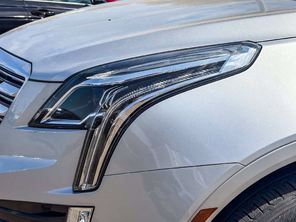 Used 2019 Cadillac XT5 Premium Luxury FWD image 2