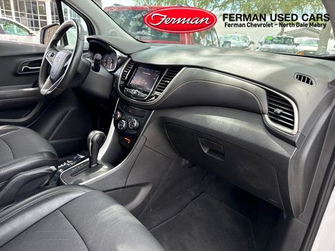Used 2020 Chevrolet Trax LT w/ Driver Confidence Package AWD/4WD image 6