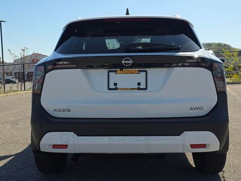 New 2026 Nissan Kicks SV w/ SV Premium Package AWD/4WD image 15