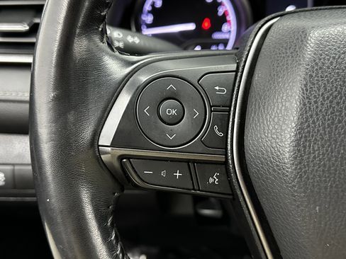 Used 2022 Toyota Camry SE image 18