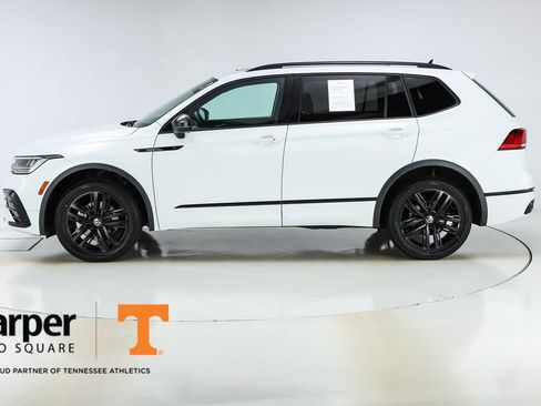 Used 2022 Volkswagen Tiguan SE R-Line AWD/4WD image 41