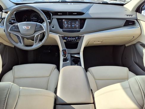 Used 2018 Cadillac XT5 Luxury image 11