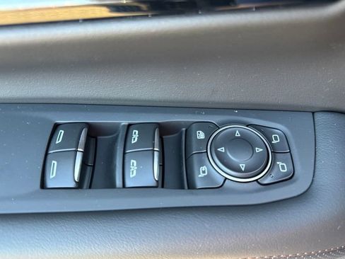 New 2026 Chevrolet Suburban High Country image 7