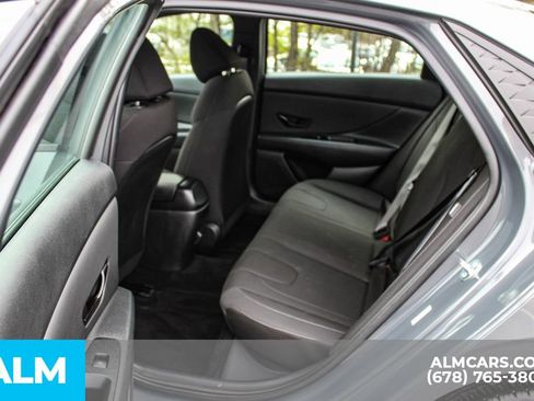 Used 2025 Hyundai Elantra Sport image 17