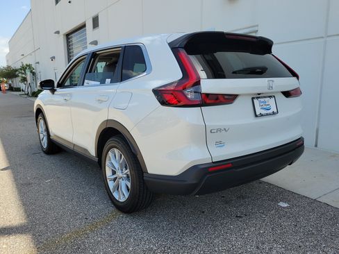 Used 2024 Honda CR-V EX image 4