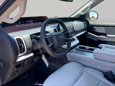 New 2026 Ford Expedition Active RWD image 8