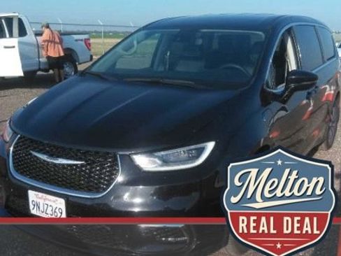 Used 2024 Chrysler Pacifica Limited FWD image 1