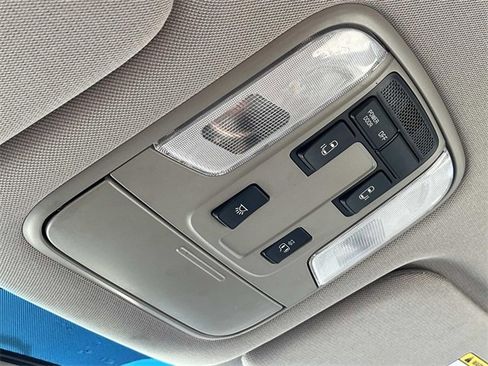 Used 2019 Kia Sedona LX image 31