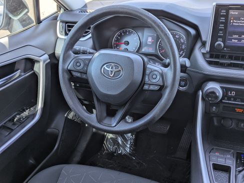 Used 2021 Toyota RAV4 XLE w/ Convenience Package FWD image 15