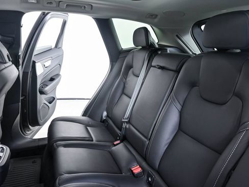Used 2024 Volvo XC60 B5 Ultimate AWD/4WD image 23