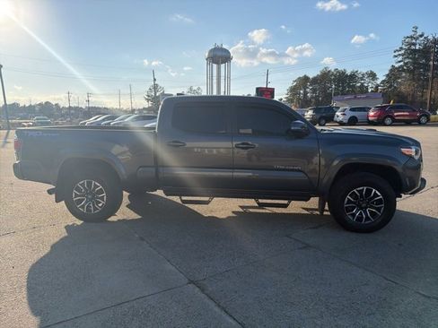 Used 2022 Toyota Tacoma TRD Sport image 5