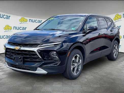 Used 2025 Chevrolet Blazer LT AWD/4WD image 3