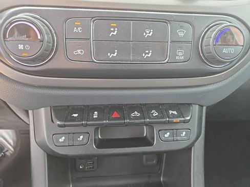 Used 2019 Chevrolet Colorado Z71 image 12