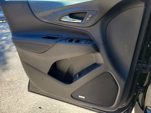 Used 2022 Chevrolet Equinox RS w/ RS Leather Package image 22