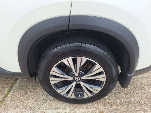 Used 2021 Nissan Rogue SV w/ Premium Package FWD image 25