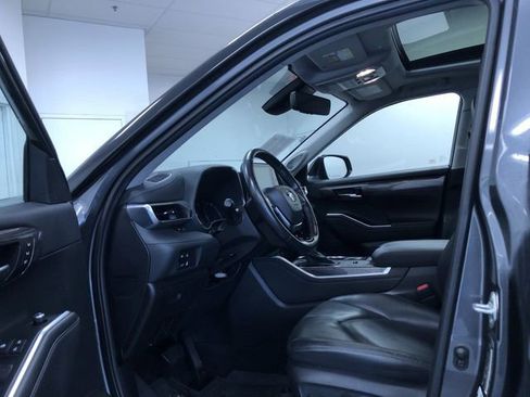 Used 2020 Toyota Highlander Limited image 12