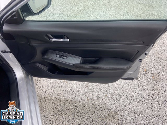 Used 2025 Nissan Altima 2.5 SV FWD image 17