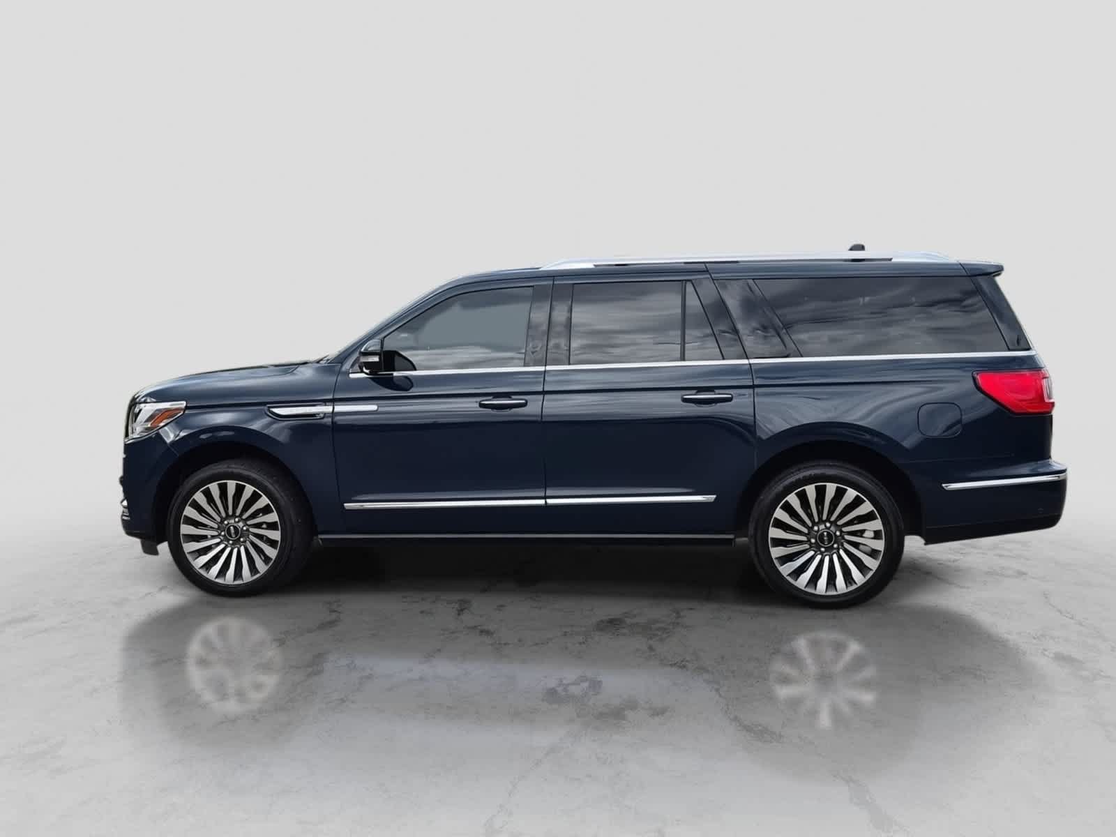 Used 2020 Lincoln Navigator L Reserve w/ Luxury Package AWD/4WD image 5
