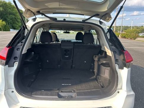 Used 2018 Nissan Rogue S AWD/4WD image 13
