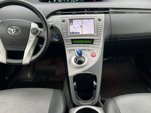 Used 2014 Toyota Prius Five image 13