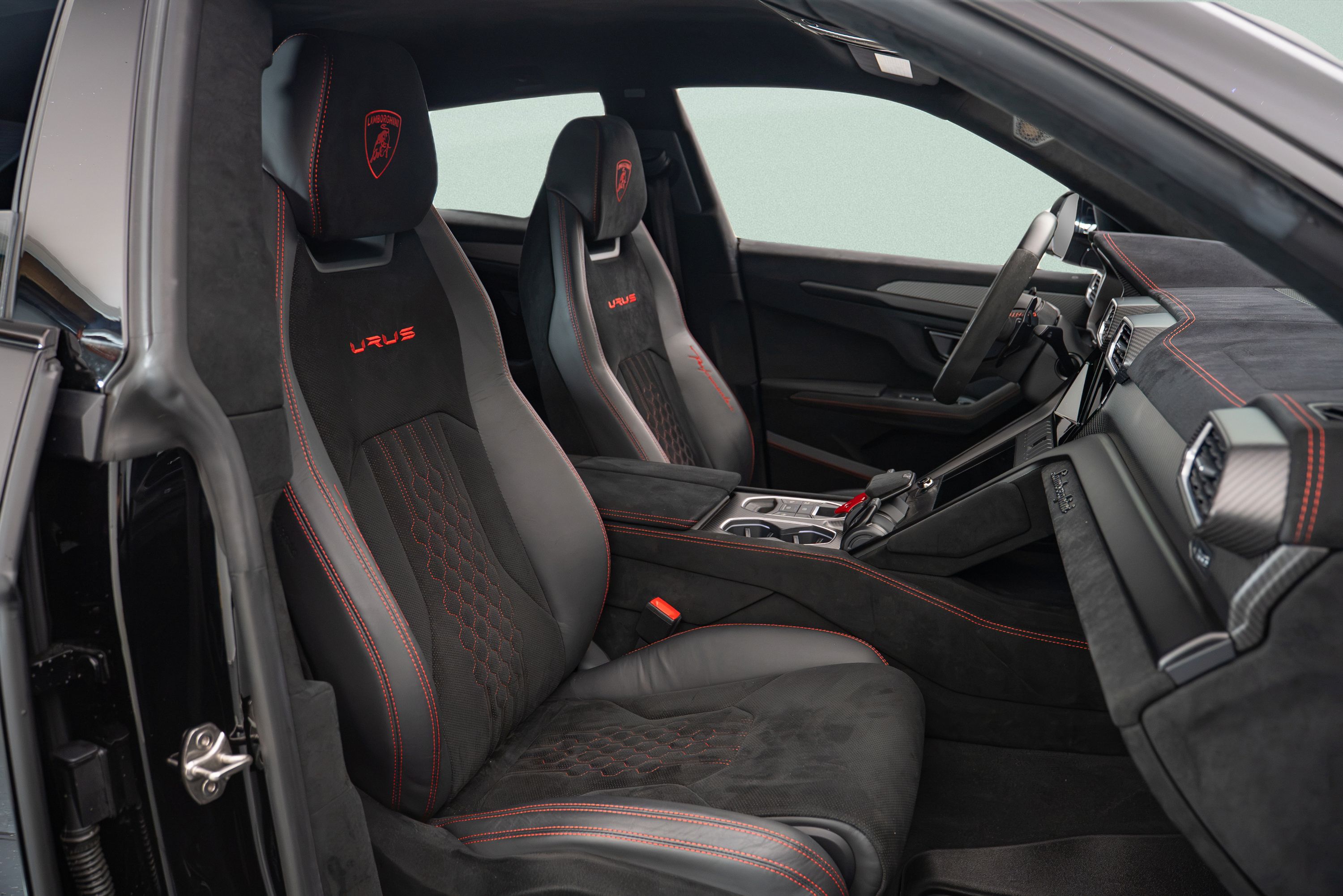 Used 2023 Lamborghini Urus Performante AWD/4WD image 10