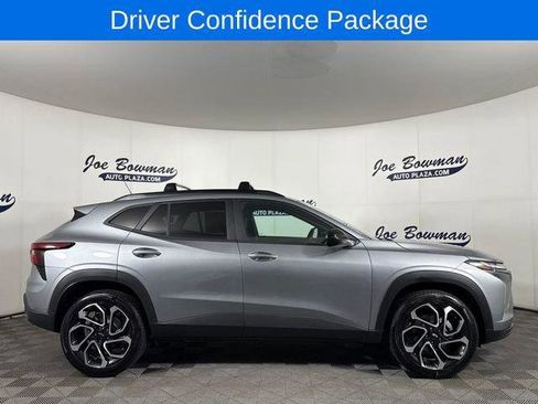 New 2026 Chevrolet Trax RS w/ Sunroof Package FWD image 5