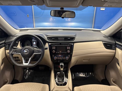 Used 2017 Nissan Rogue SV FWD image 26