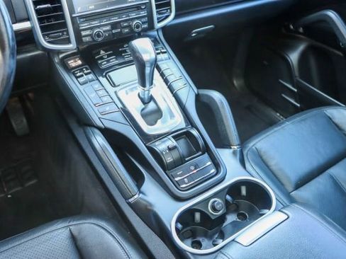 Used 2016 Porsche Cayenne image 41