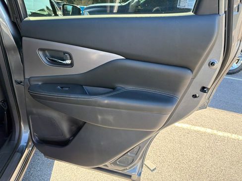 Used 2022 Nissan Murano SV FWD image 16