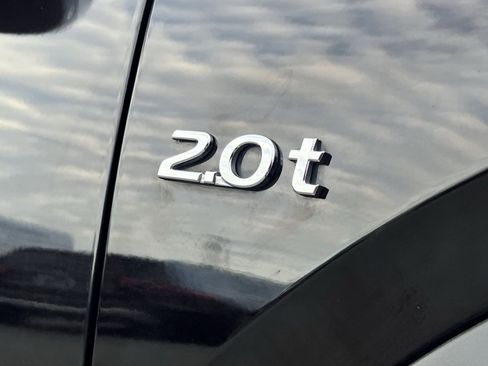 Used 2017 INFINITI QX30 AWD image 26