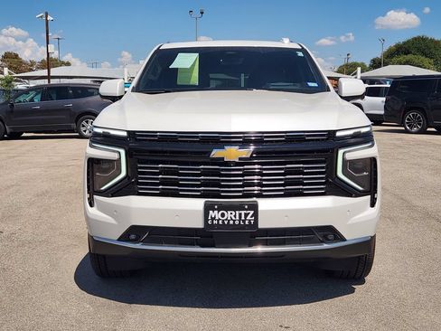 Certified 2025 Chevrolet Suburban High Country AWD/4WD image 2