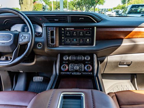 Used 2023 GMC Yukon Denali Ultimate AWD/4WD image 22