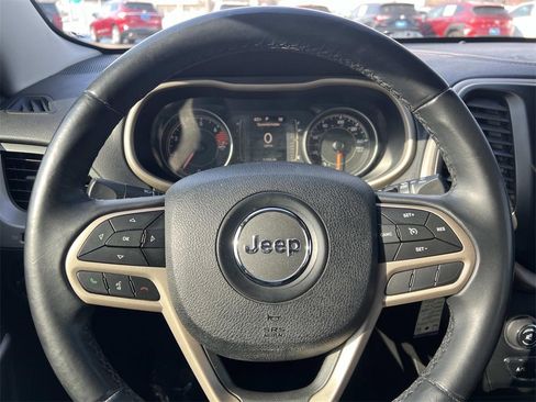 Used 2017 Jeep Cherokee Latitude image 15