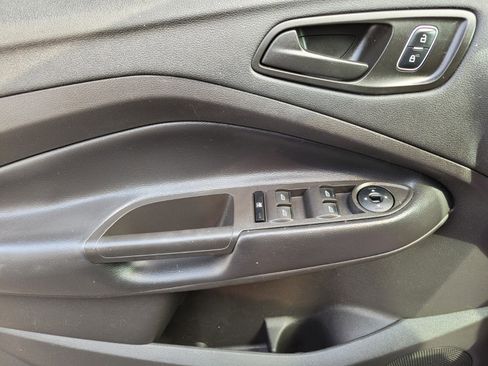 Used 2019 Ford Escape S image 26