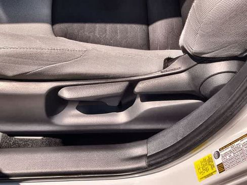 Used 2023 Toyota Corolla SE FWD image 31