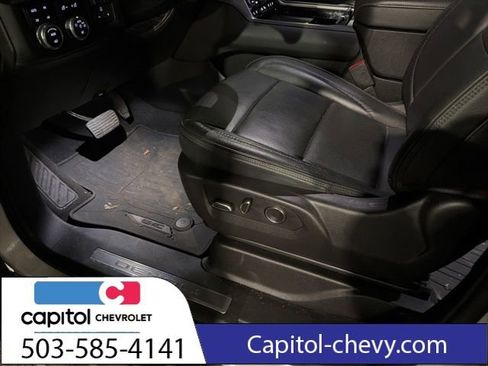 Used 2024 GMC Yukon XL Denali w/ Advanced Technology Package image 9