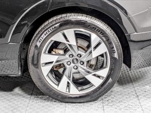 Used 2021 Audi e-tron Premium w/ Towing Package image 37