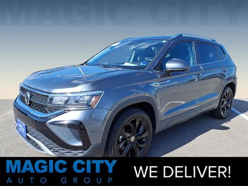 Used 2022 Volkswagen Taos SE AWD/4WD image 1