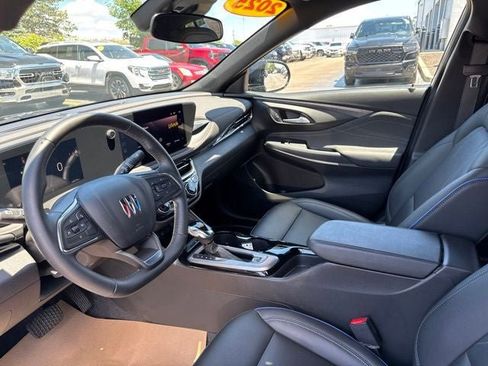 Used 2025 Buick Envista Sport Touring FWD image 10